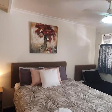 Bargara Motor Inn - Pet Friendly Bagian luar foto
