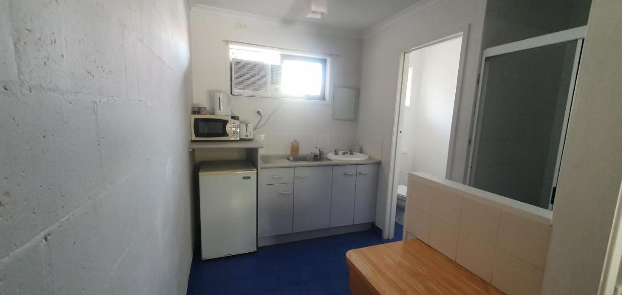 Bargara Motor Inn - Pet Friendly Bagian luar foto