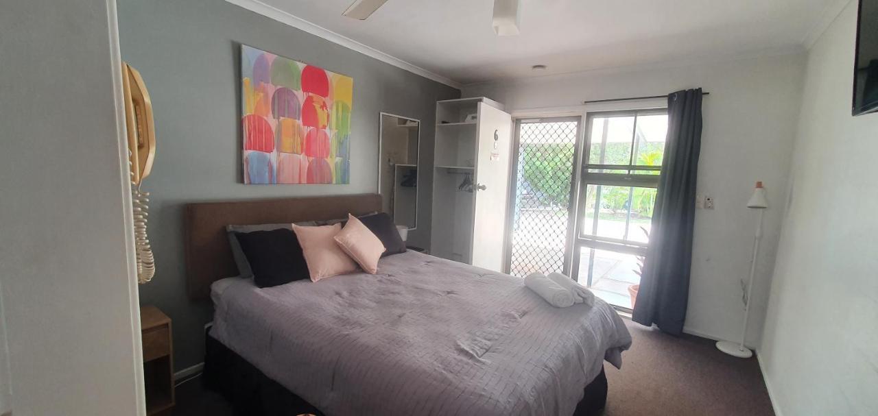 Bargara Motor Inn - Pet Friendly Bagian luar foto