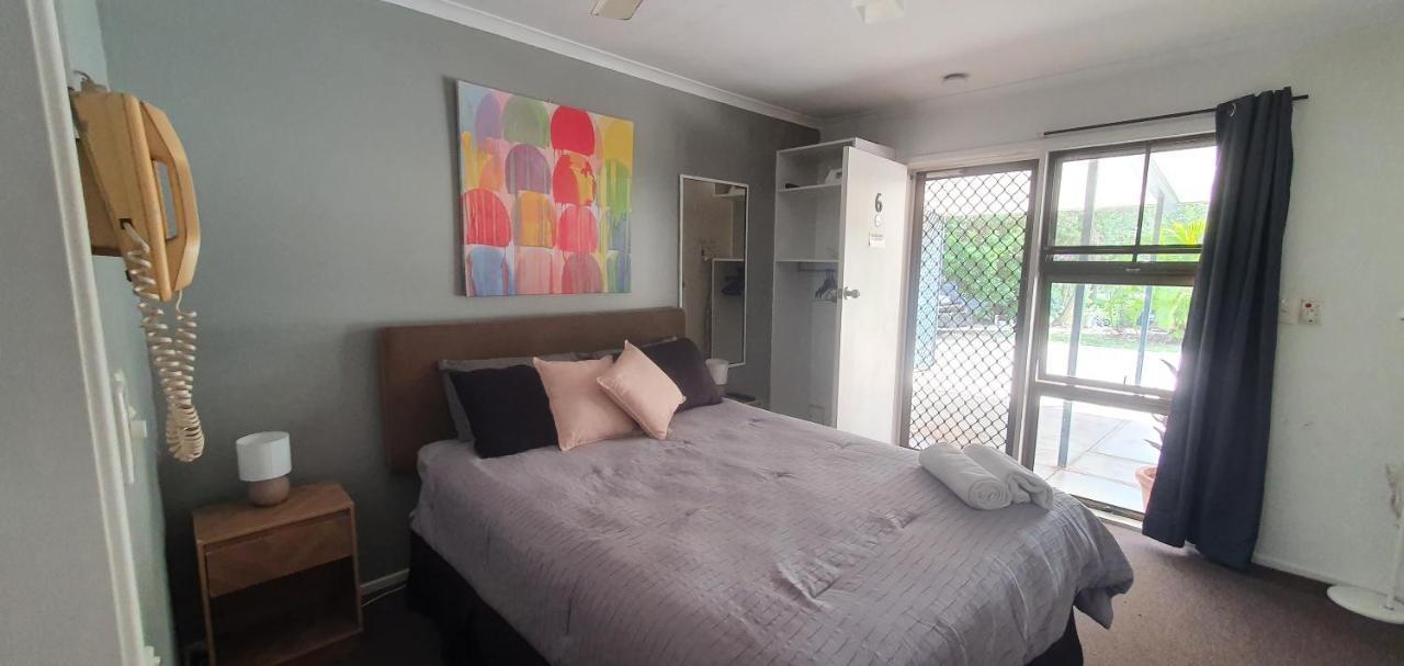 Bargara Motor Inn - Pet Friendly Bagian luar foto