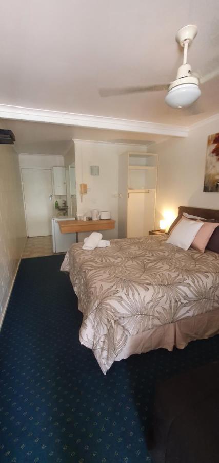 Bargara Motor Inn - Pet Friendly Bagian luar foto