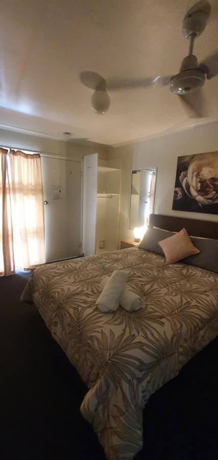 Bargara Motor Inn - Pet Friendly Bagian luar foto
